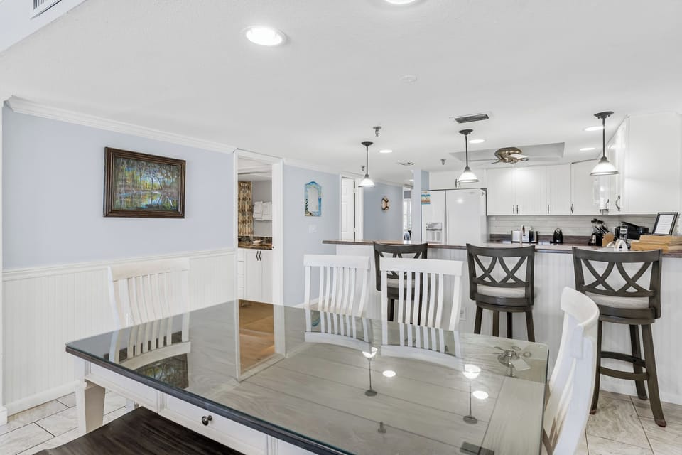 JC Resorts Sand Dollar 407 Dining Room Indian Shores-2(2048 Pixels)14