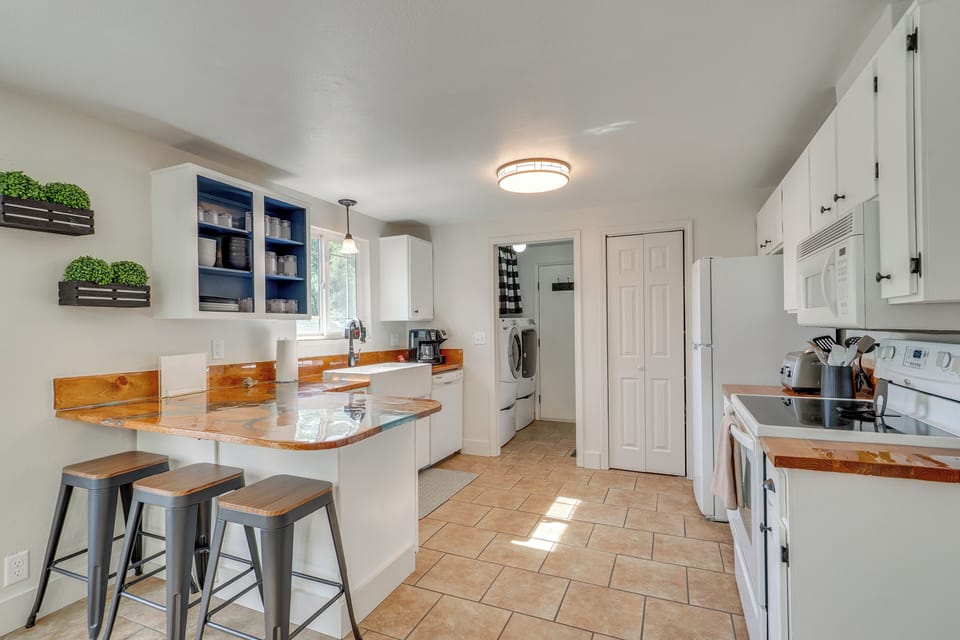 House (2 Bedrooms) | Interior