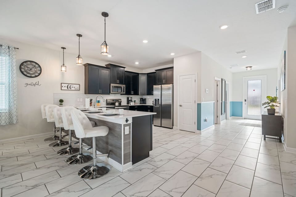 Full equipped kitchen