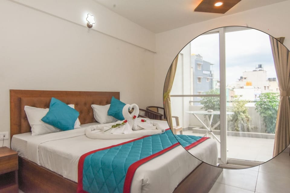 Luxury Double Room, Balcony, City View | Premium bedding, memory foam beds, minibar, desk