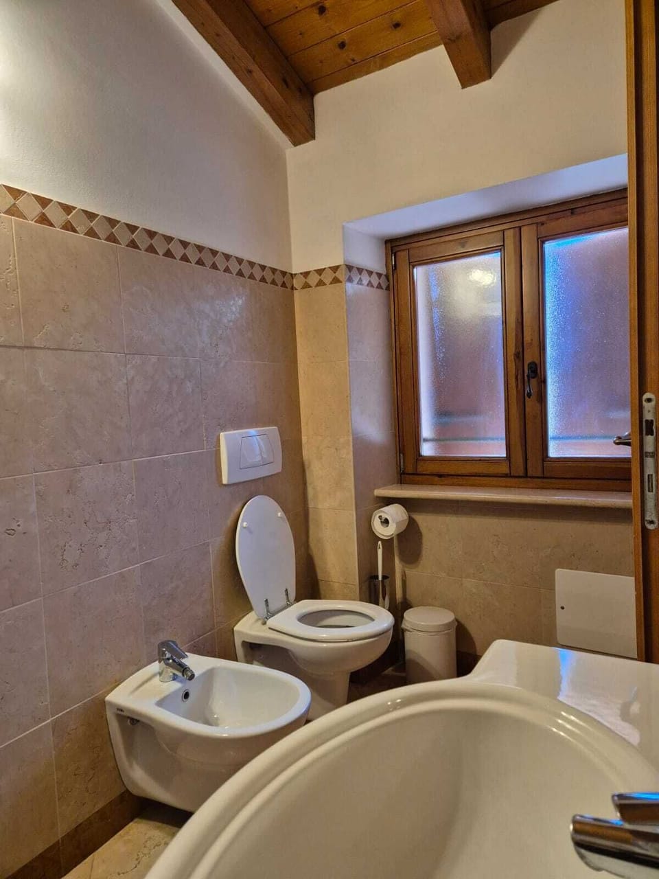 Double Room | Bathroom | Shower, hair dryer, towels, soap