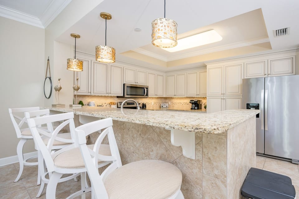 Condo, 3 Bedrooms | Private kitchen | Coffee/tea maker, fridge, oven