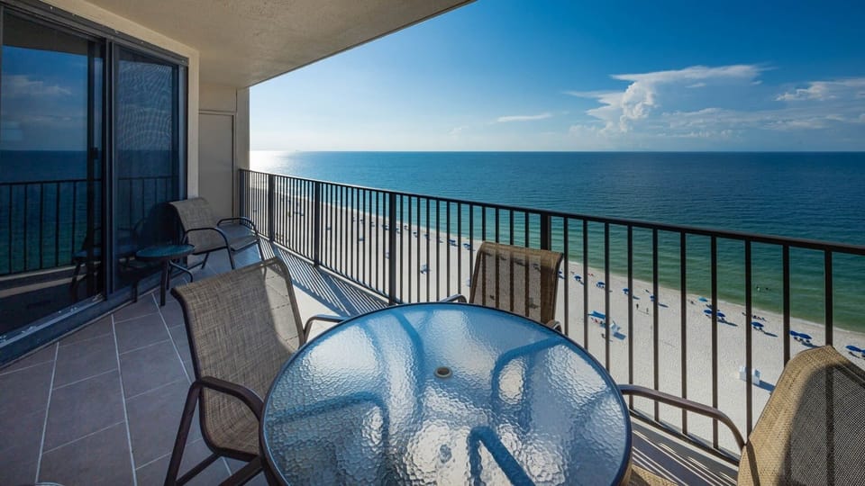 Condo, 4 Bedrooms | Property grounds