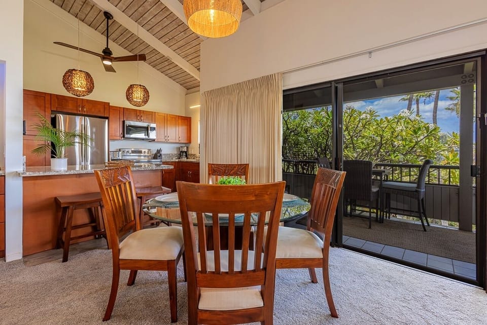 Condo, 1 Bedroom | Dining