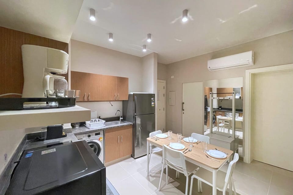 Basic Apartment | Private kitchen | Fridge, microwave, oven, stovetop