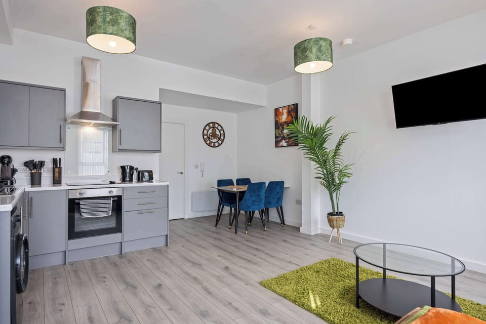 Well-equipped kitchen with washing machine