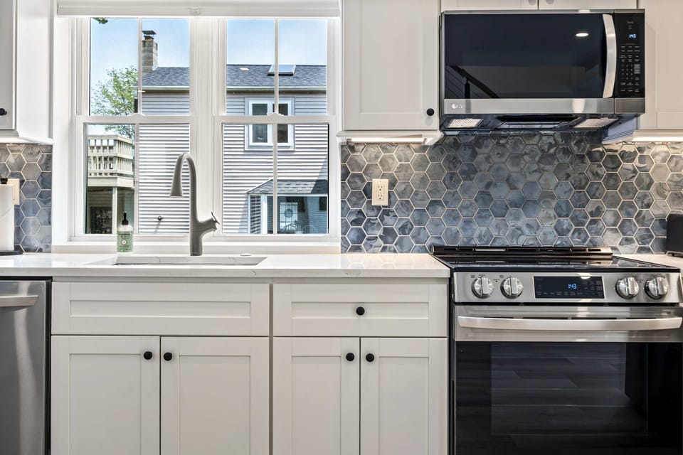 Full kitchen