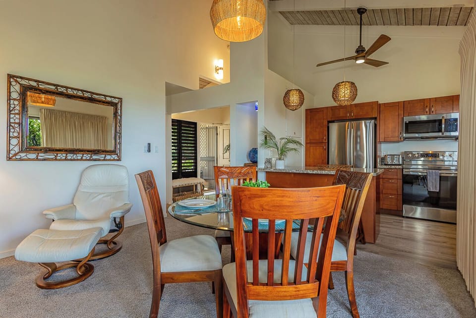 Seating for four at the dining table