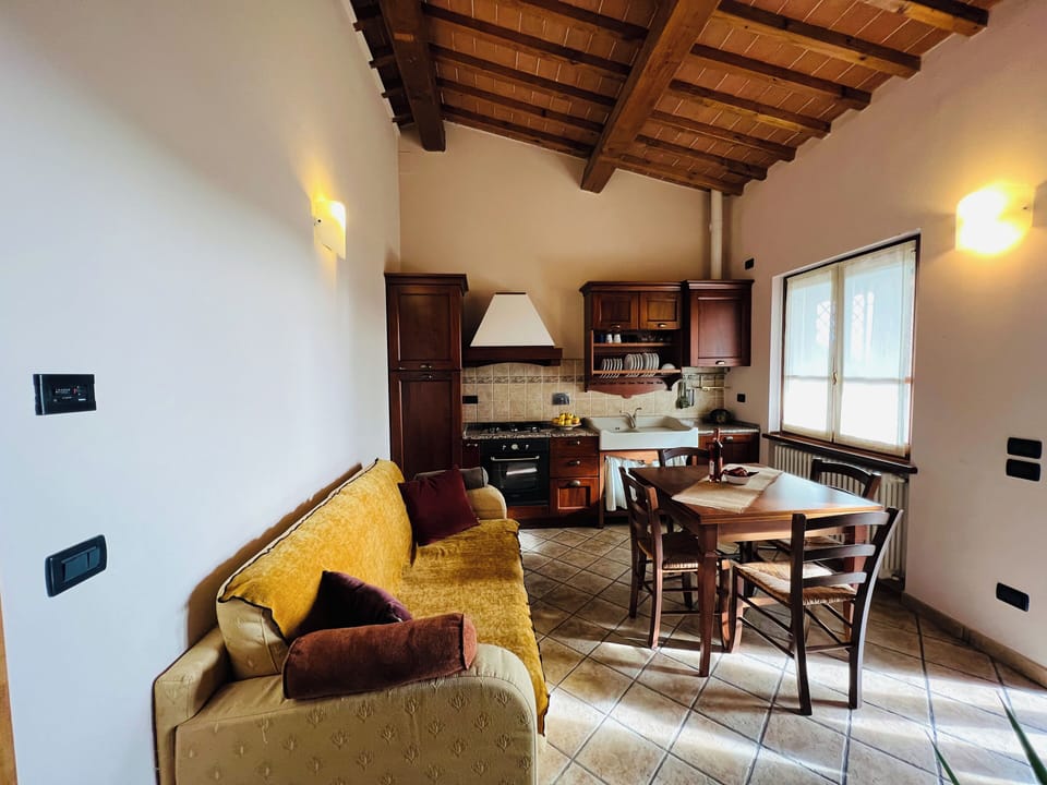 Romantic Apartment, Patio, Lake View | Living area