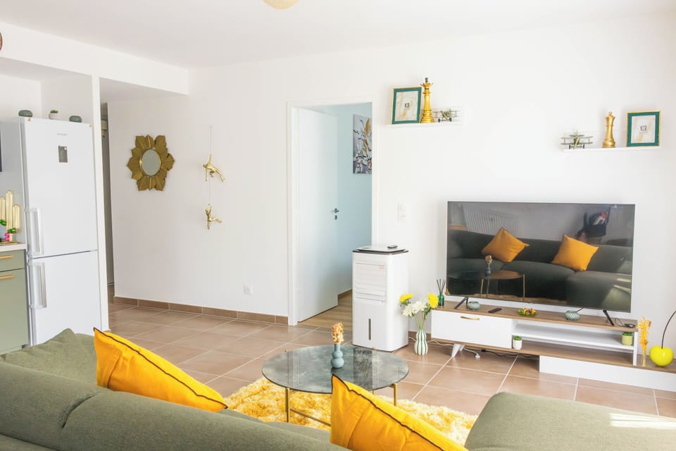 Flat TV, air condition, sitting room