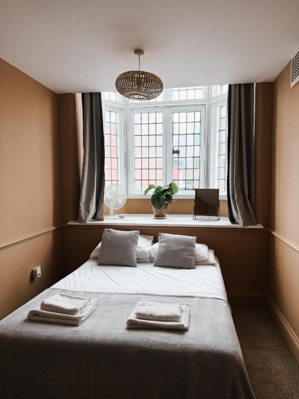 Basic Double Room, 1 Double Bed | Iron/ironing board, free WiFi