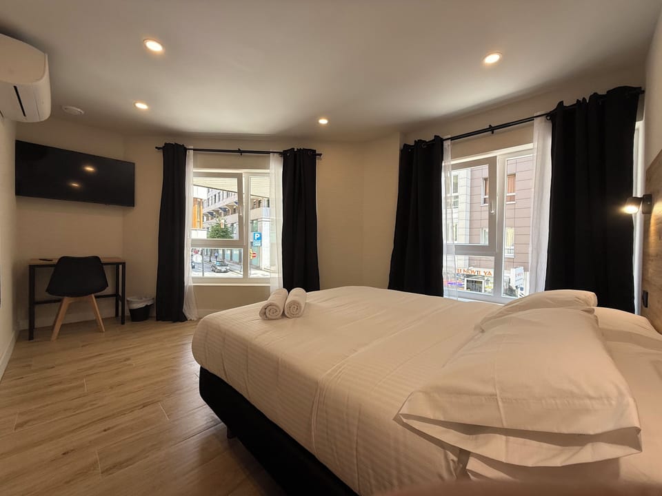 Superior Room, City View | In-room safe, desk, blackout drapes, free WiFi