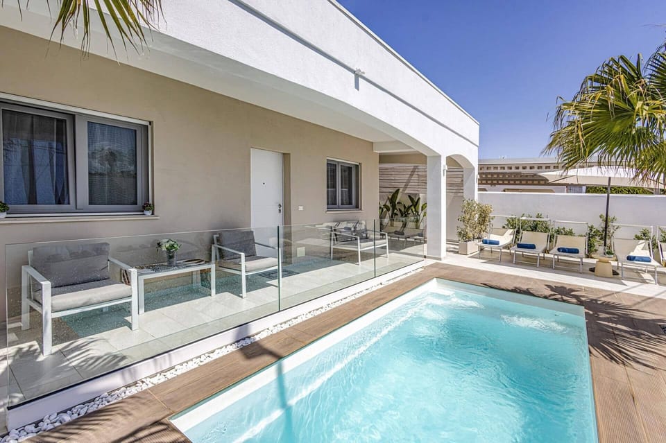 Villa Kennedy image