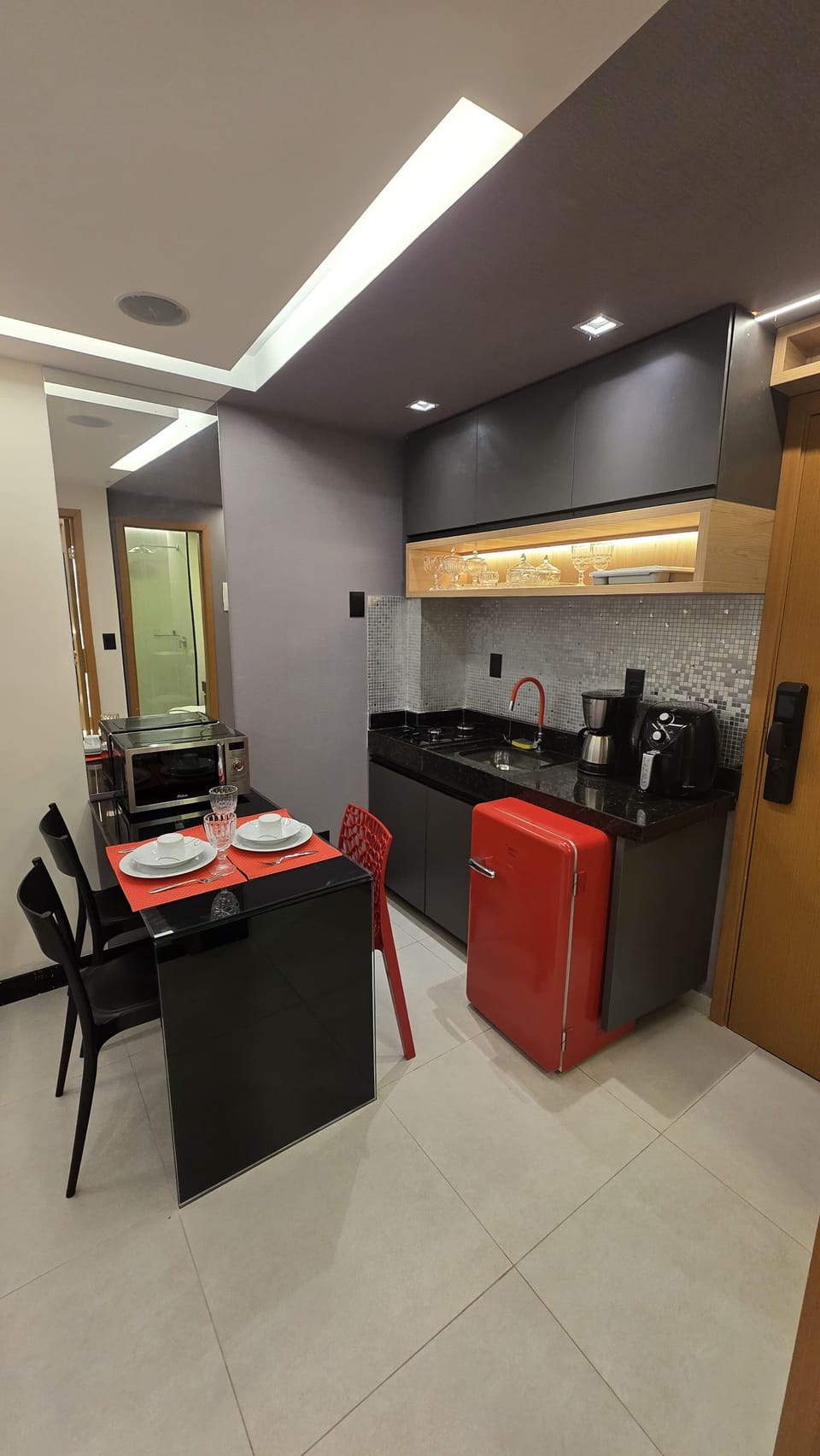 Classic Apartment, Courtyard View | Private kitchen | Mini-fridge, microwave, stovetop