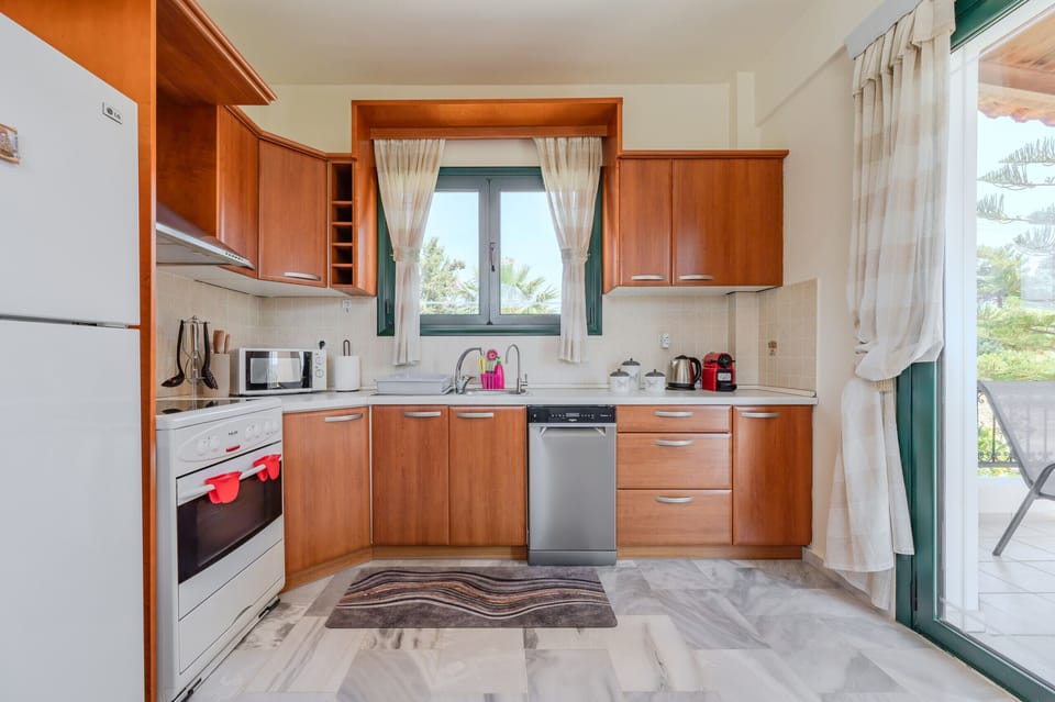 Villa, 4 Bedrooms, Private Pool, Mountain View | Private kitchen | Microwave, espresso maker, coffee/tea maker, electric kettle