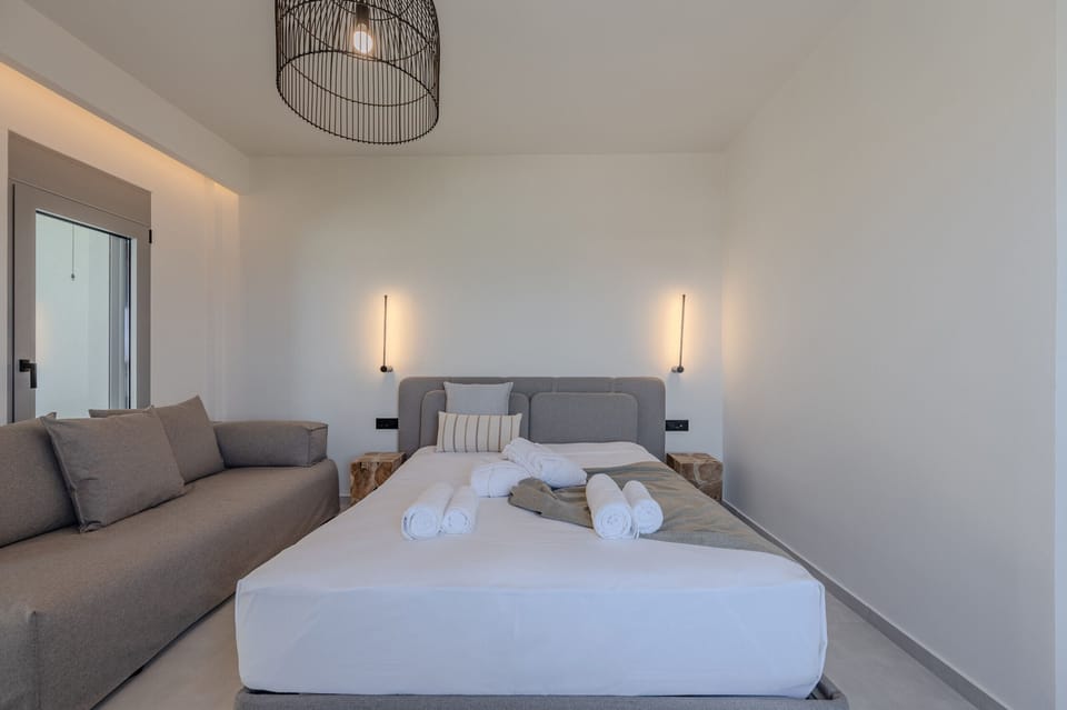 Villa, 6 Bedrooms, Private Pool, Sea View | 6 bedrooms, in-room safe, blackout drapes