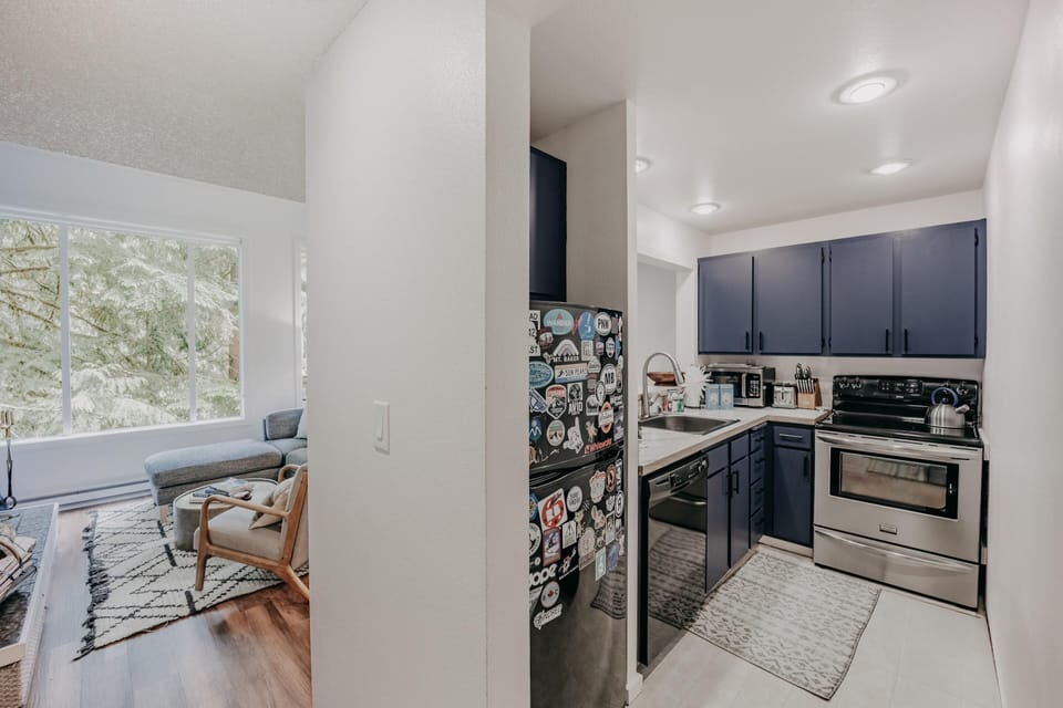 Condo, 2 Bedrooms, Balcony | Interior