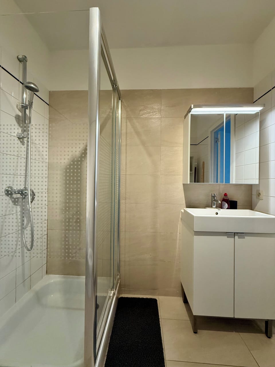 Peaceful 2 minutes European Parliament Apartment in Brussels