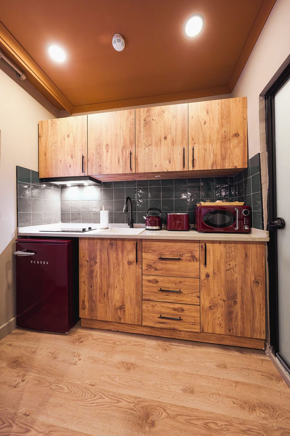 Deluxe Apartment, 2 Bedrooms | Private kitchen | Mini-fridge, microwave, stovetop, cookware/dishes/utensils