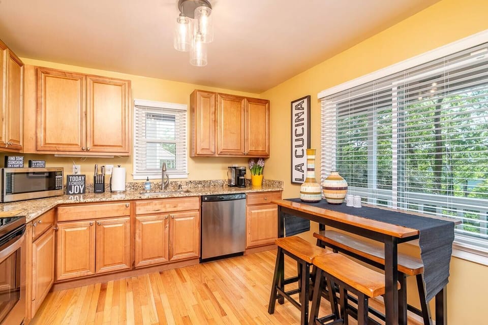 Fully equipped kitchen perfect for longer stays!