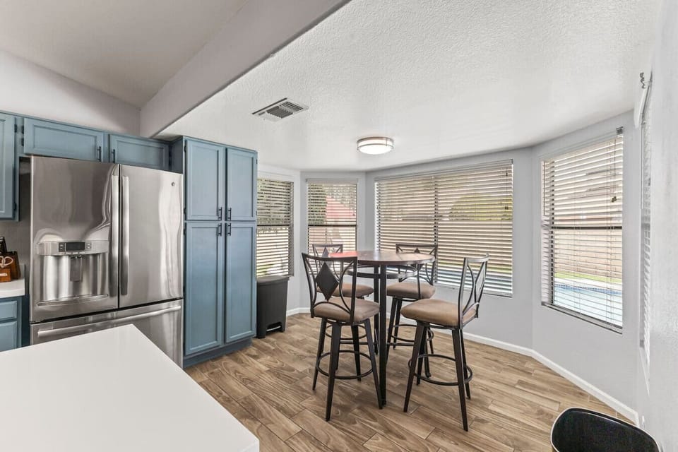 Breakfast nook seating