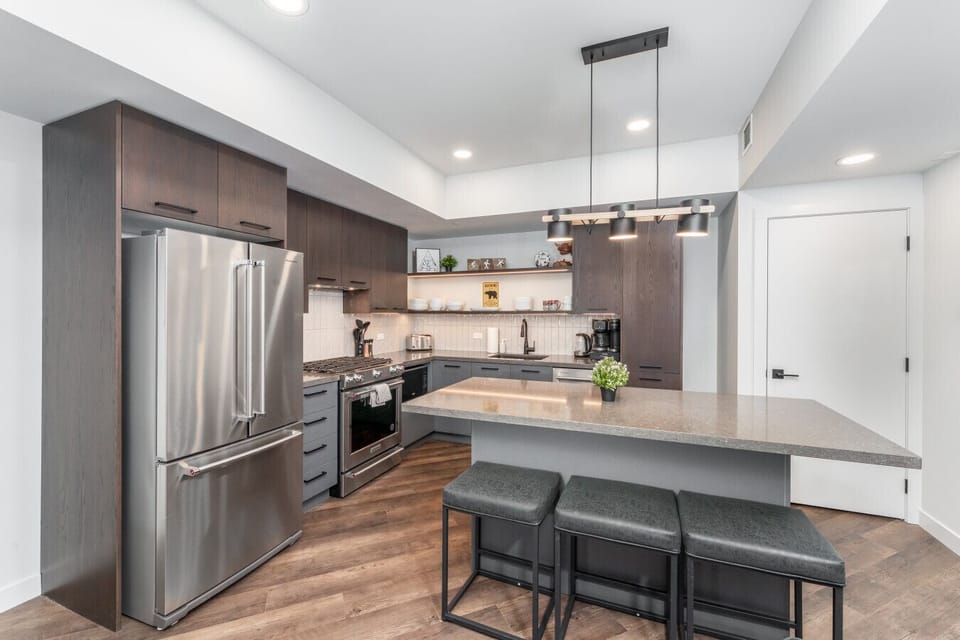 Fully Equipped Chef’s Kitchen