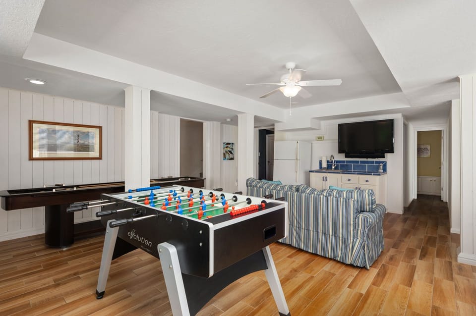 DK290: Point of View | LL Game Room - Foosball and Shuffleboard Tables, Deck Access