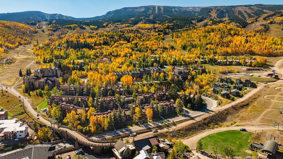Conveniently located on Wood Road in Snowmass, our property has the easiest access to Fanny Hill and Elk Camp side of the mountain.