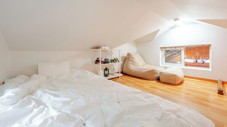 Basic Room, 3 Bedrooms (Pureunbam House (BBQ)) | 3 bedrooms, WiFi (free)