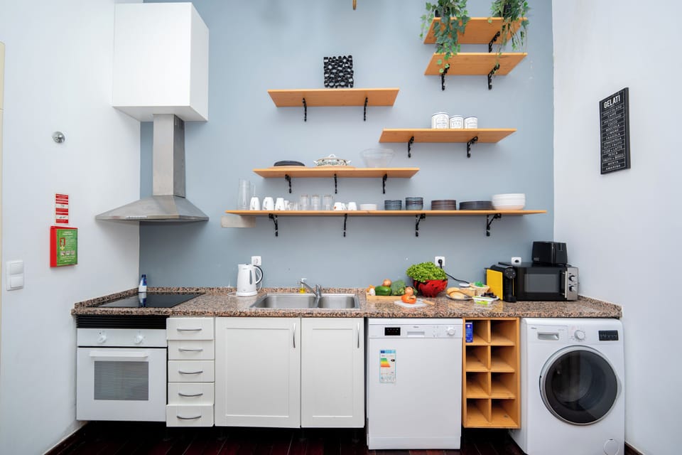 Apartment, 3 Bedrooms, City View | Laundry