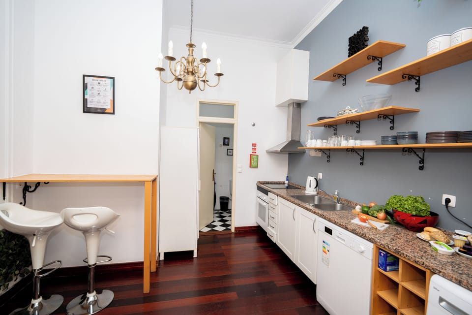 Apartment, 3 Bedrooms, City View | Interior