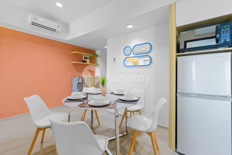 Apartment, 3 Bedrooms, City View | Dining room