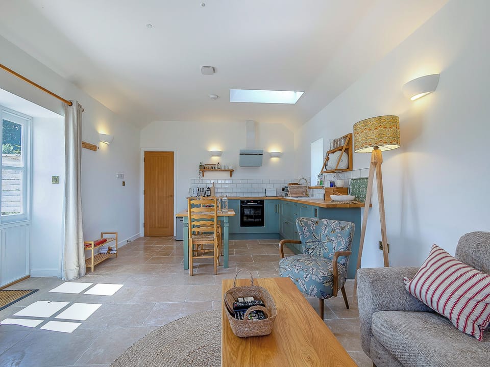 Living room | Dunnock - Woodsell Farm, Faversham
