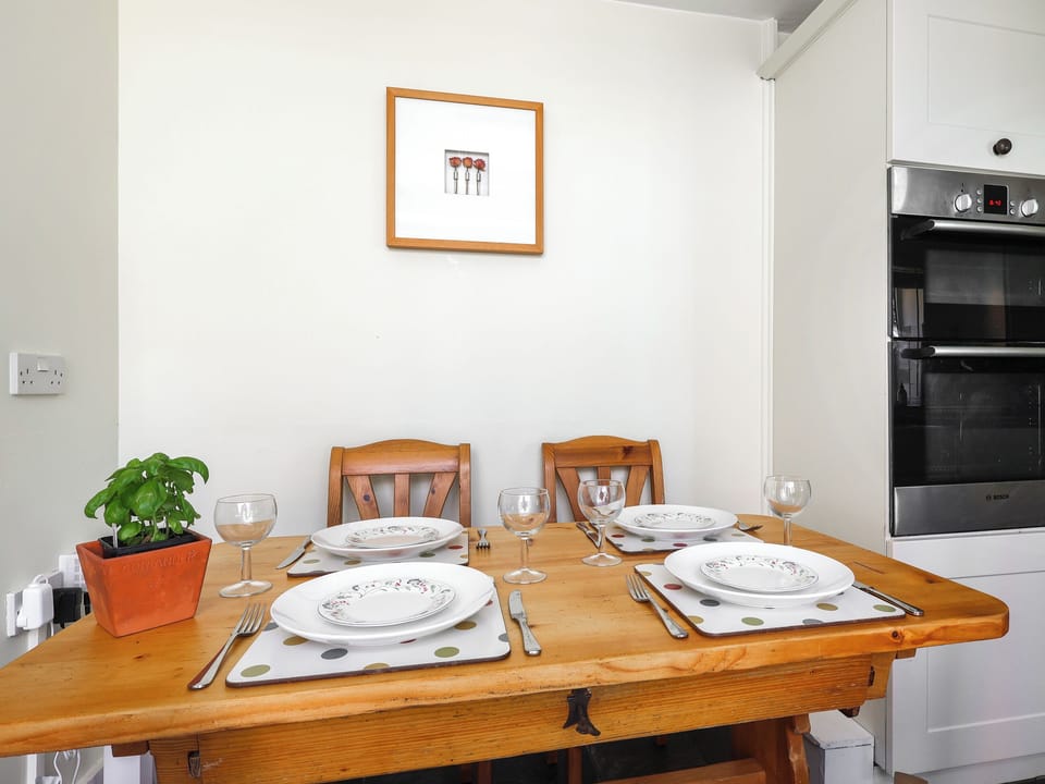 Dining Area | Bramblefield Cottage, All Berkshire
