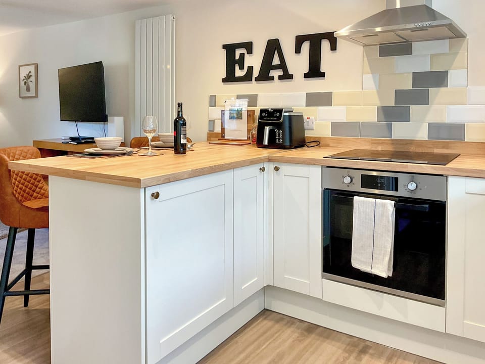 Kitchen | The Old Posthouse Barn - Axbridge Holidays, Axbridge, near Weare