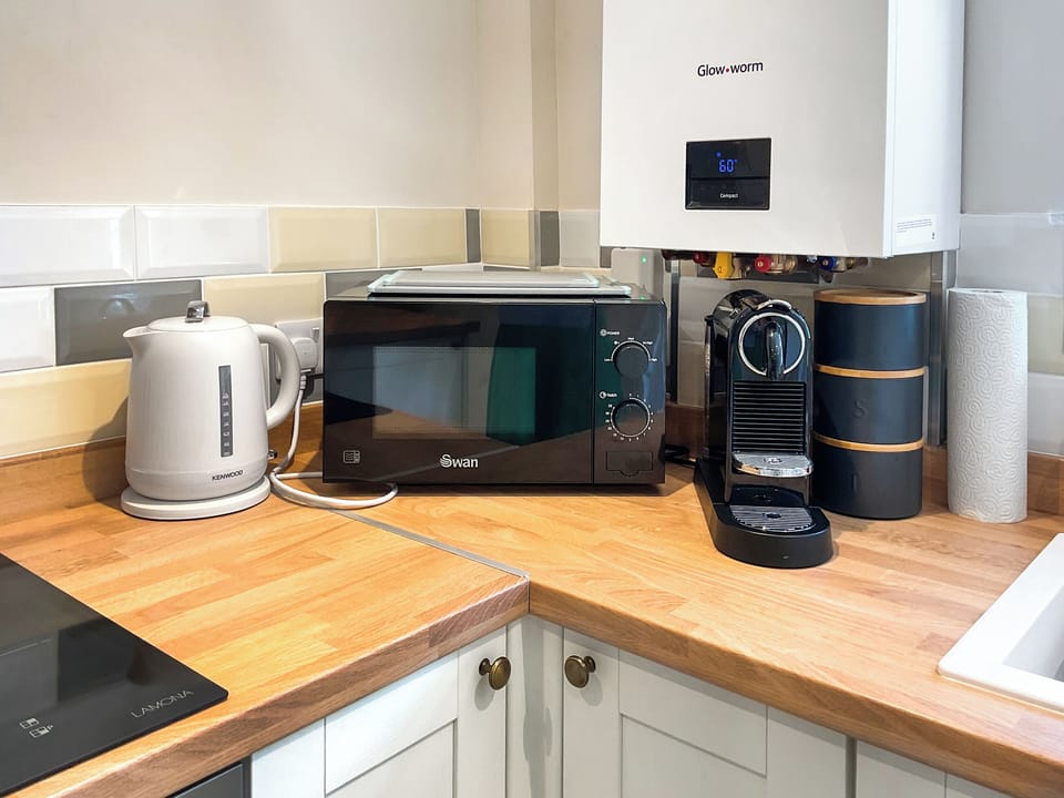 Kitchen | The Old Posthouse Barn - Axbridge Holidays, Axbridge, near Weare