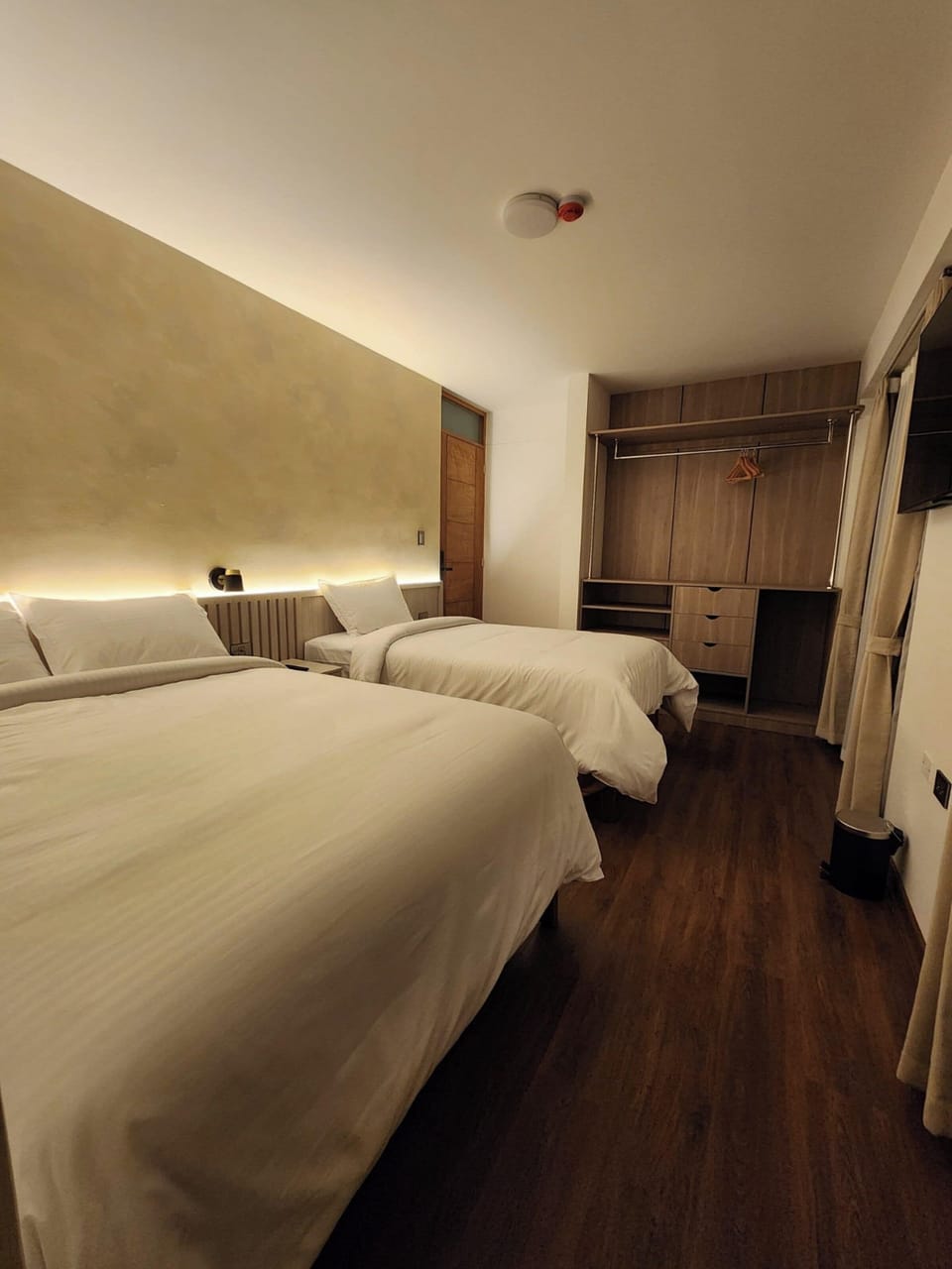 Standard Twin Room | Desk, laptop workspace, free WiFi