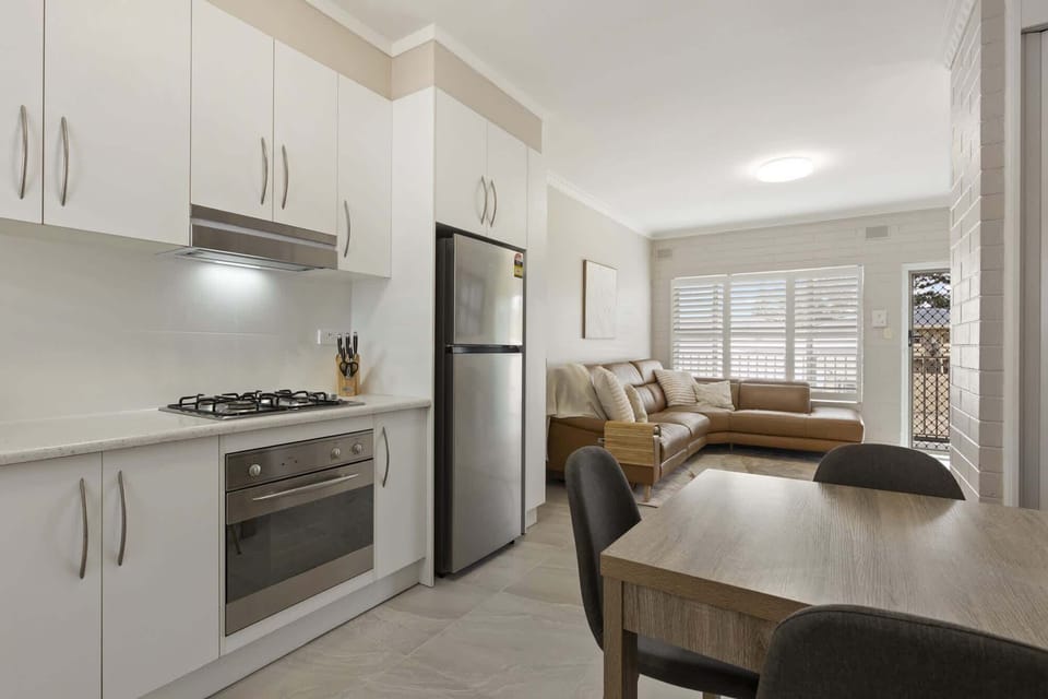 Kitchen/Dining Area