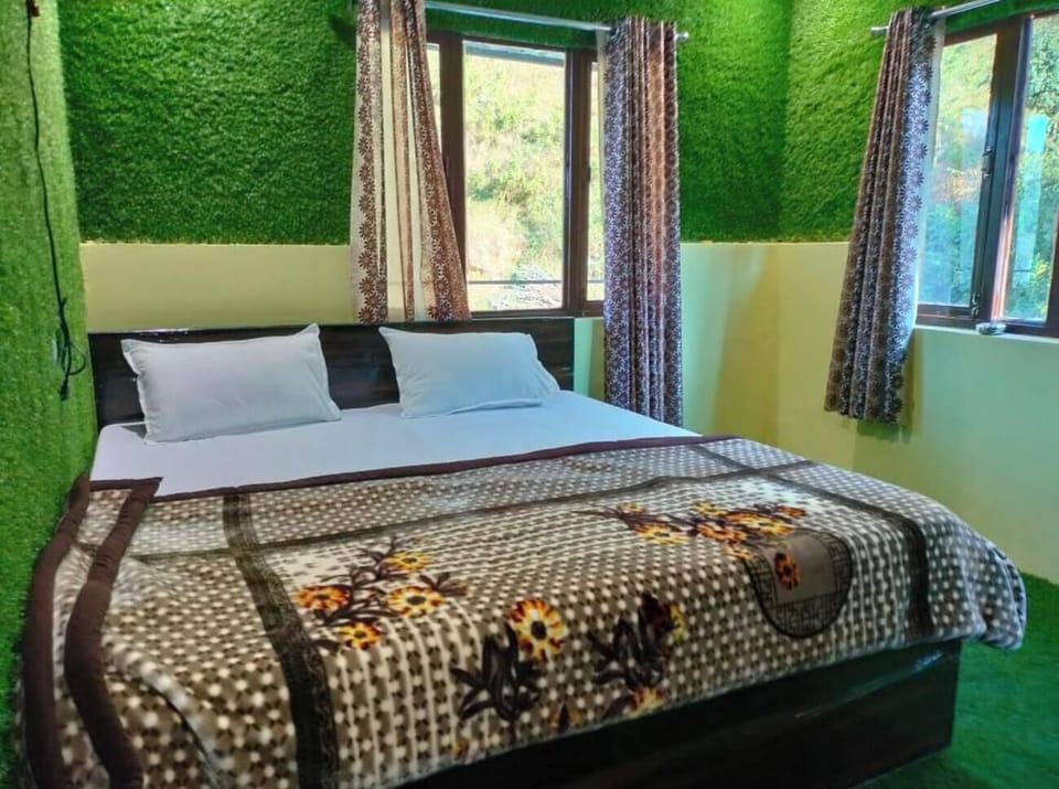 Deluxe Double Room, 1 Double Bed, Balcony, Mountain View | Free WiFi