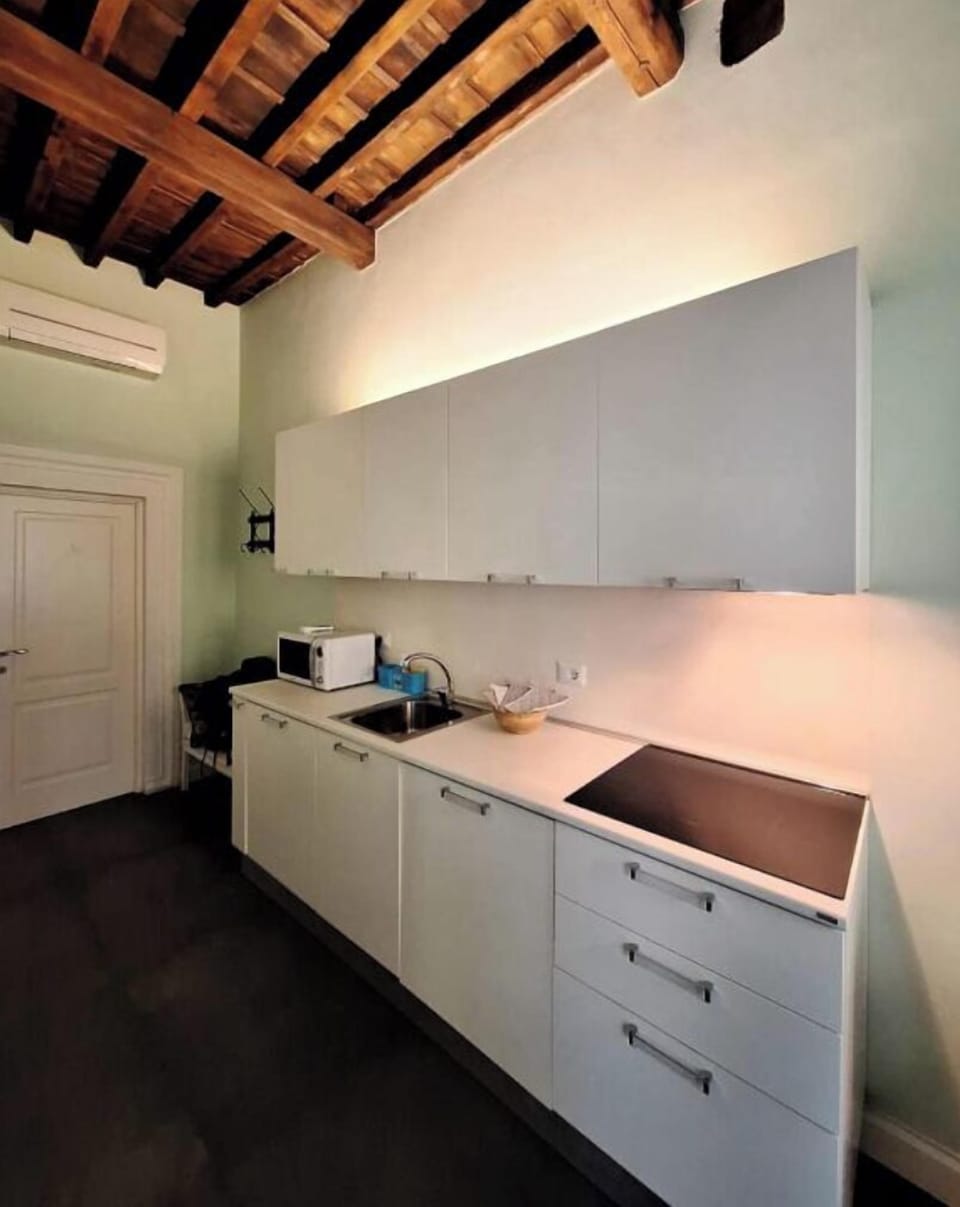 Apartment | Private kitchen | Electric kettle, toaster