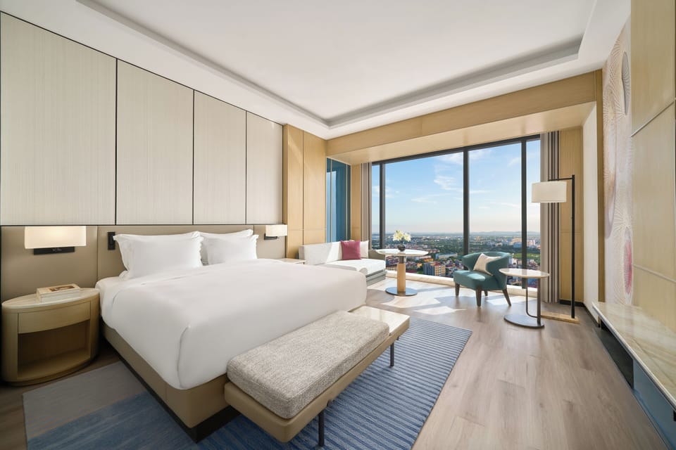 Minibar, desk, blackout drapes, WiFi (free)
