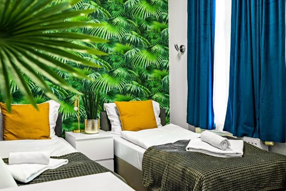 Triple Room | Desk, free WiFi