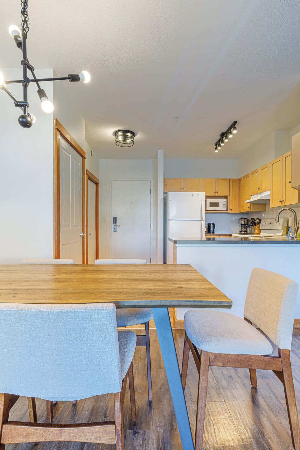 Perfect for shared meals and great conversations.
