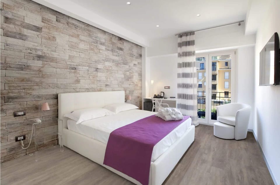 Suite | Premium bedding, minibar, in-room safe, individually decorated
