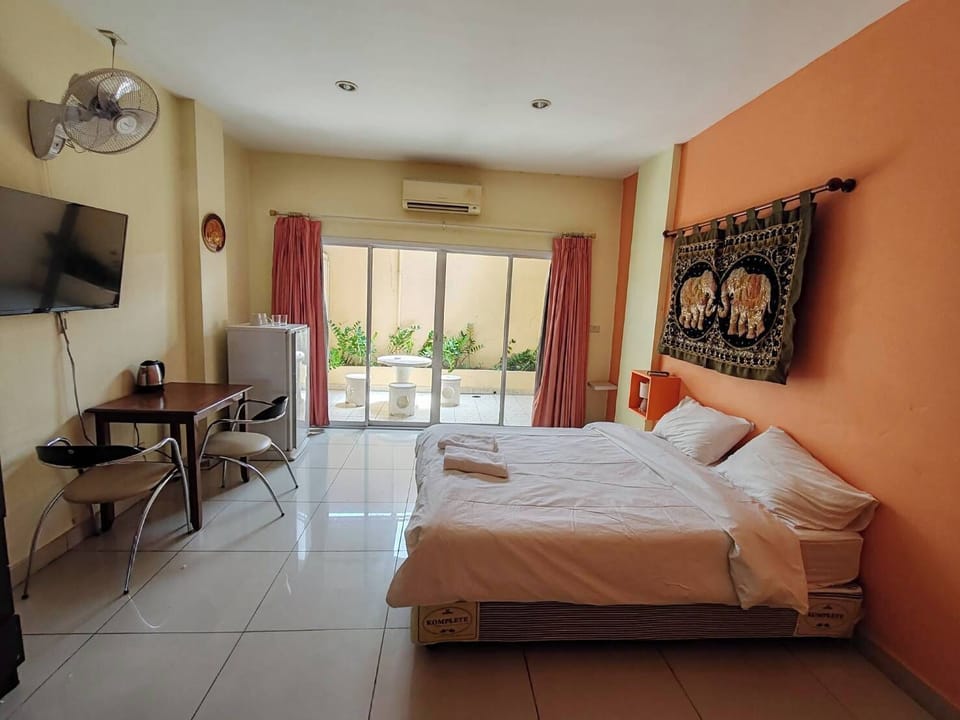 Superior Room | Premium bedding, pillowtop beds, in-room safe, blackout drapes