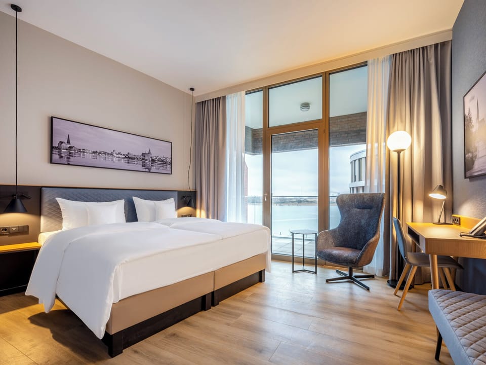 Premium Double Room, Harbor View | Hypo-allergenic bedding, down comforters, minibar, in-room safe