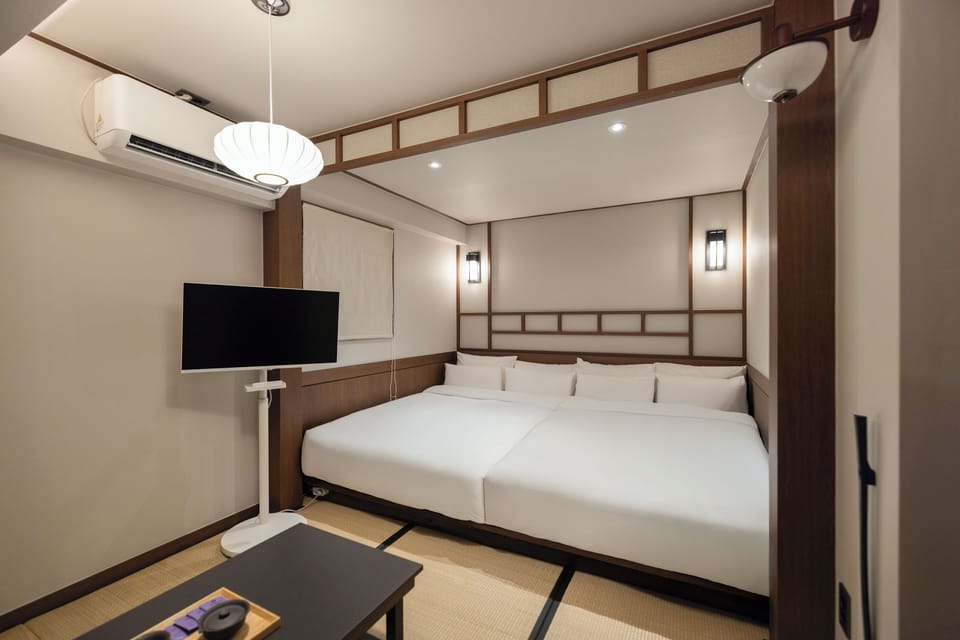 Family Studio Suite | Desk, laptop workspace, soundproofing, free WiFi