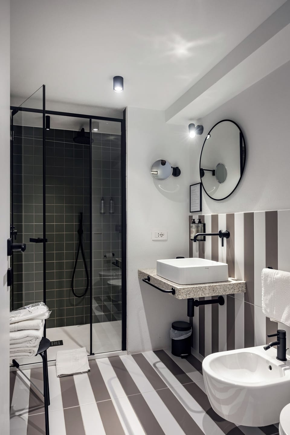 Standard Double Room, Balcony | Bathroom | Shower, rainfall showerhead, free toiletries, hair dryer