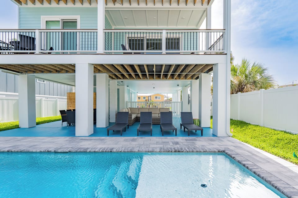 Gorgeous pool just steps away from the house.