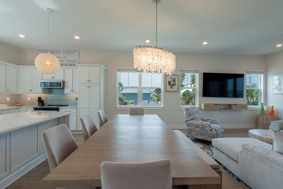 Dining table, seats 8!